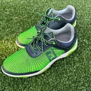 Kids 4m FootJoy golf shoes with soft spikes bright green and navy blue